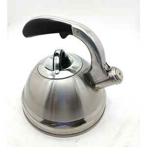 Fabrique En Chine  Stainless Steel Whistling Tea Kettle in Silver